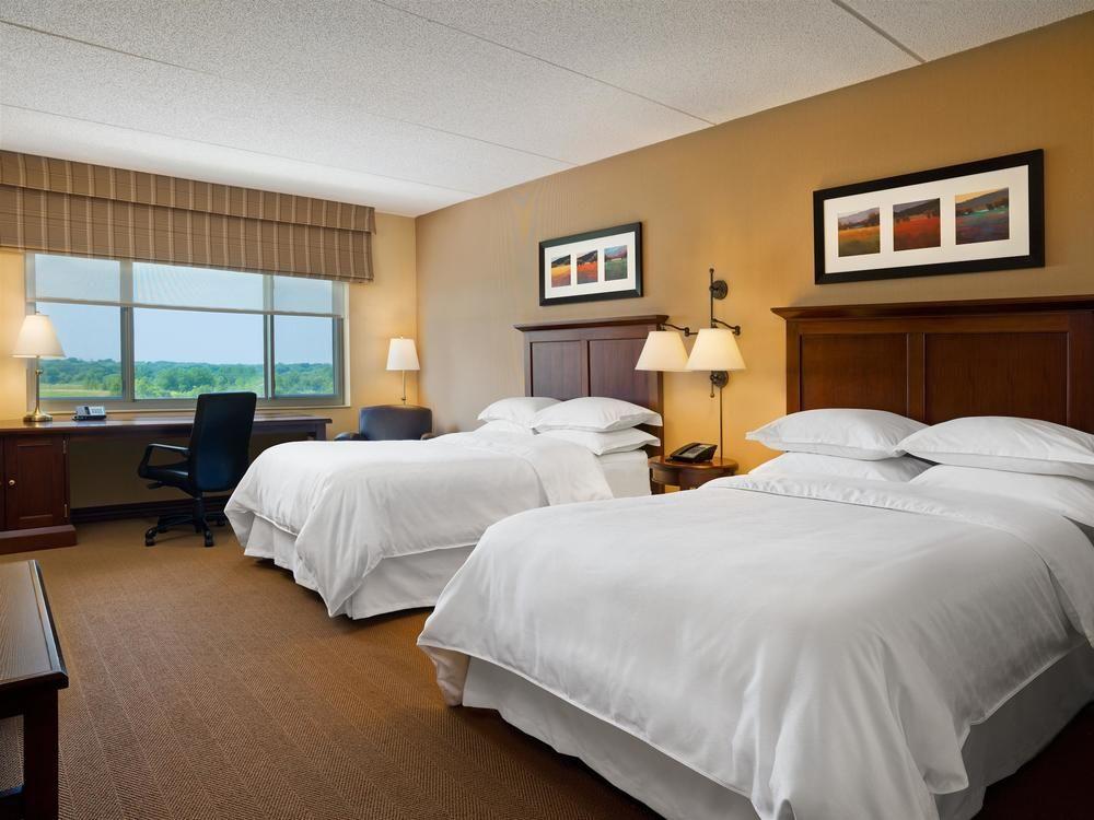 Sheraton St Paul Woodbury Hotel Exterior photo