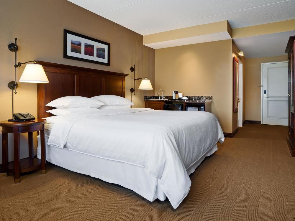 Sheraton St Paul Woodbury Hotel Exterior photo