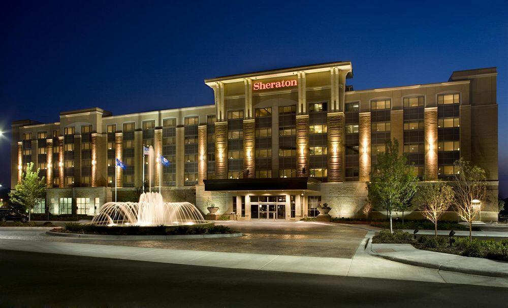 Sheraton St Paul Woodbury Hotel Exterior photo
