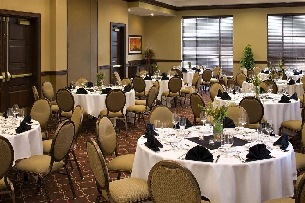 Sheraton St Paul Woodbury Hotel Exterior photo